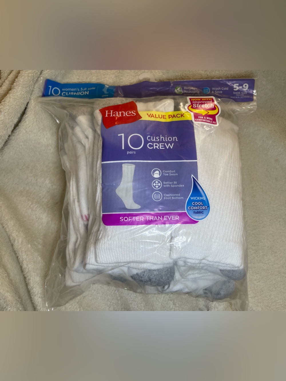 Hanes Women’s 10-Pack White Cushion Crew Socks Size 5-9